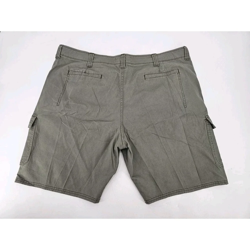 NWT Wrangle Authentics Shorts Men's Size 44‎ Cargo Pockets Outdoors Green